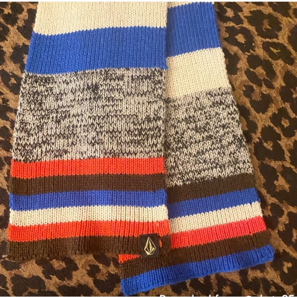Volcom scarf